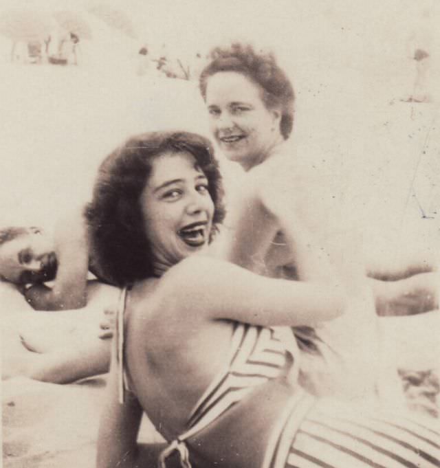 Beach Life in the 1940s Through These Fascinating Vintage Photos