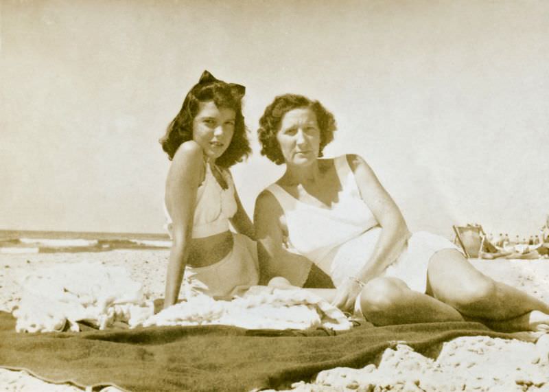 Beach Life in the 1940s Through These Fascinating Vintage Photos