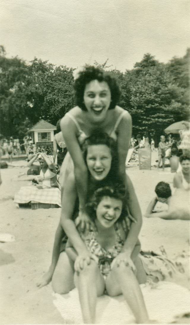 Beach Life in the 1940s Through These Fascinating Vintage Photos