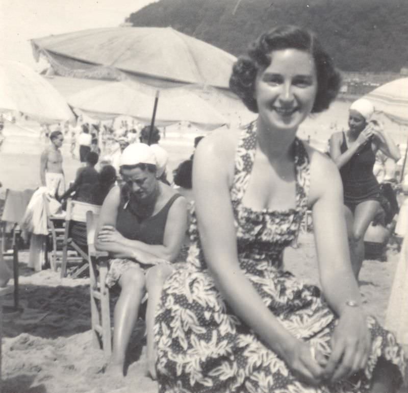 Beach Life in the 1940s Through These Fascinating Vintage Photos