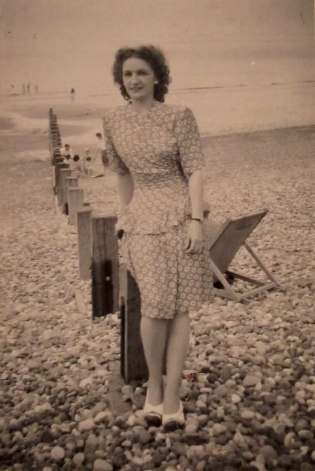 Beach Life in the 1940s Through These Fascinating Vintage Photos