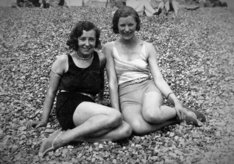 Beach Life in the 1940s Through These Fascinating Vintage Photos