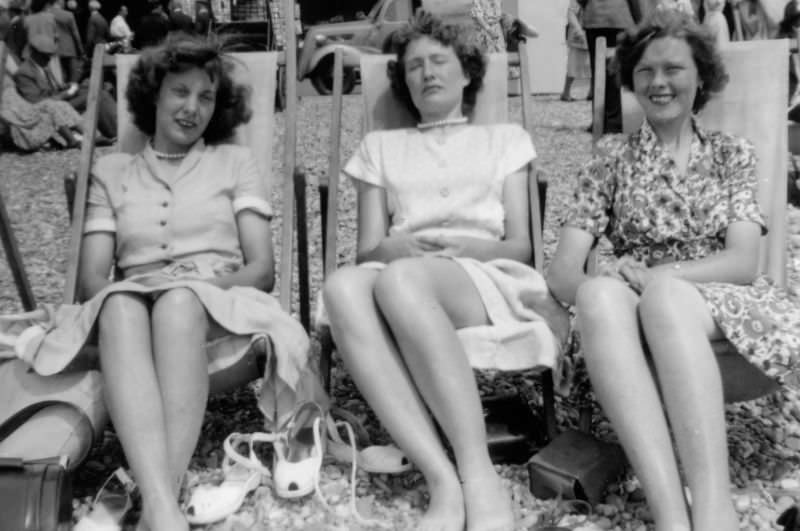 Beach Life in the 1940s Through These Fascinating Vintage Photos