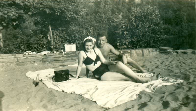 Beach Life in the 1940s Through These Fascinating Vintage Photos