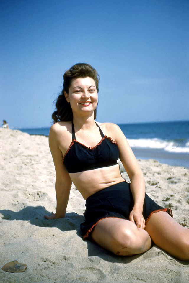 Beach Life in the 1940s Through These Fascinating Vintage Photos