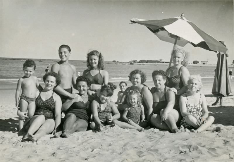 Beach Life in the 1940s Through These Fascinating Vintage Photos