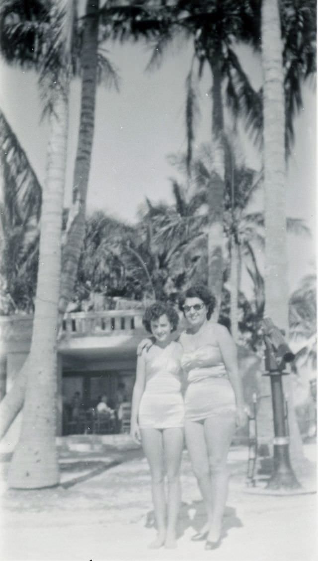 Beach Life in the 1940s Through These Fascinating Vintage Photos