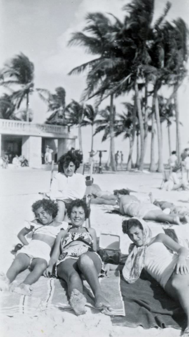 Beach Life in the 1940s Through These Fascinating Vintage Photos