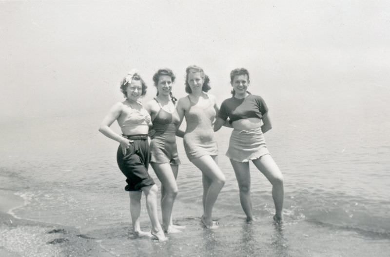 Beach Life in the 1940s Through These Fascinating Vintage Photos