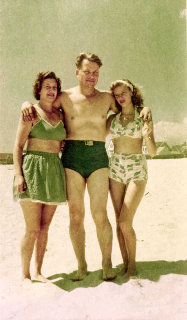 Beach Life in the 1940s Through These Fascinating Vintage Photos