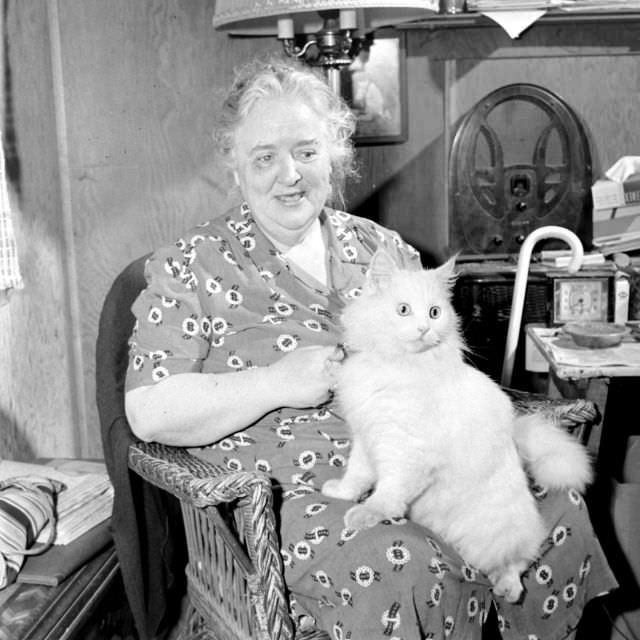 The Surprising Story of Carolyn Swanson and her Seeing-Eye Persian Cat, 1947