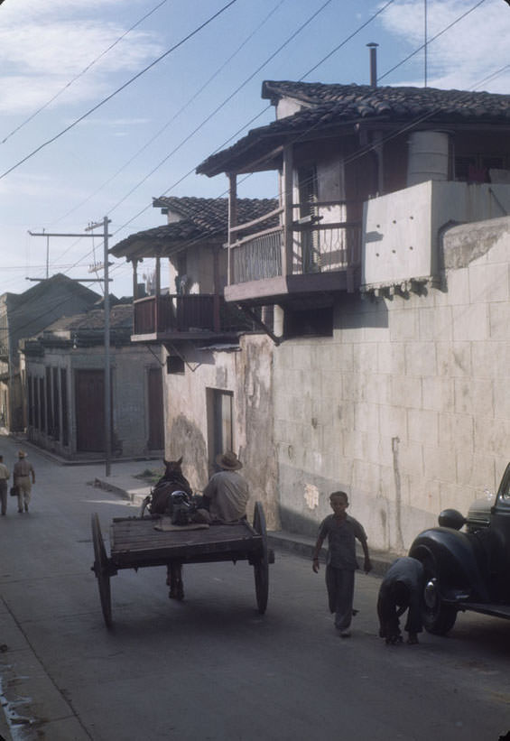 Street scene, Santiago de Cuba