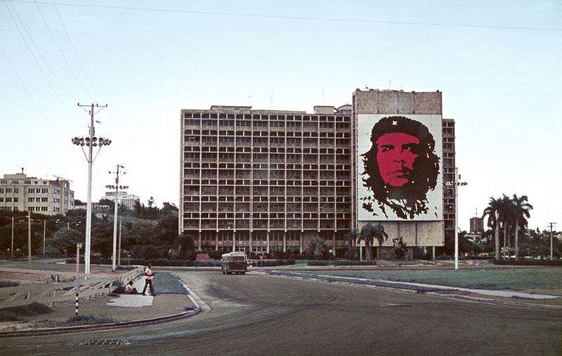 Large mural with the image of revolutionary Che Guevara on the facade of a building in the Plaza de la Revolución, Havana, 1976