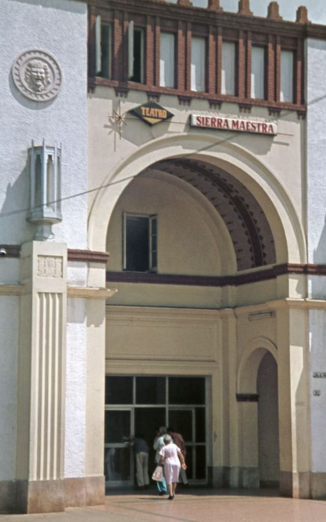 Sierra Maestra Theater, Havana, 1976