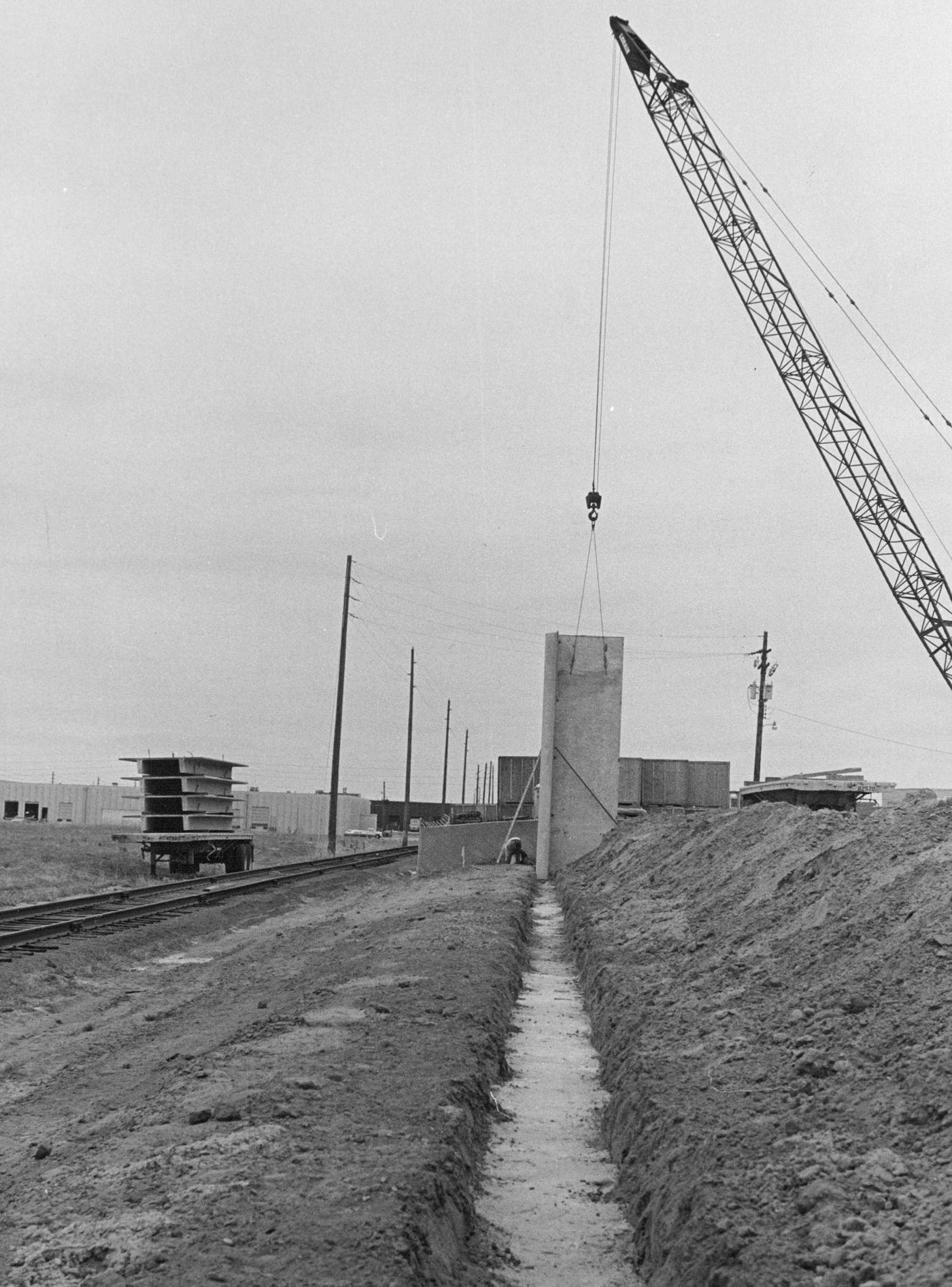Montbelio's Growth Necessitatis Construction at 45th and Havana, October-November 1972.