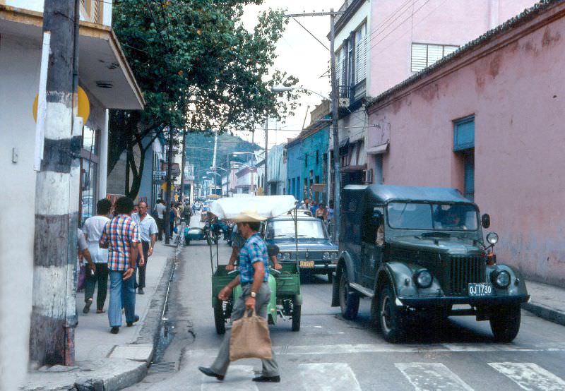 Holguín street scenes, 1985