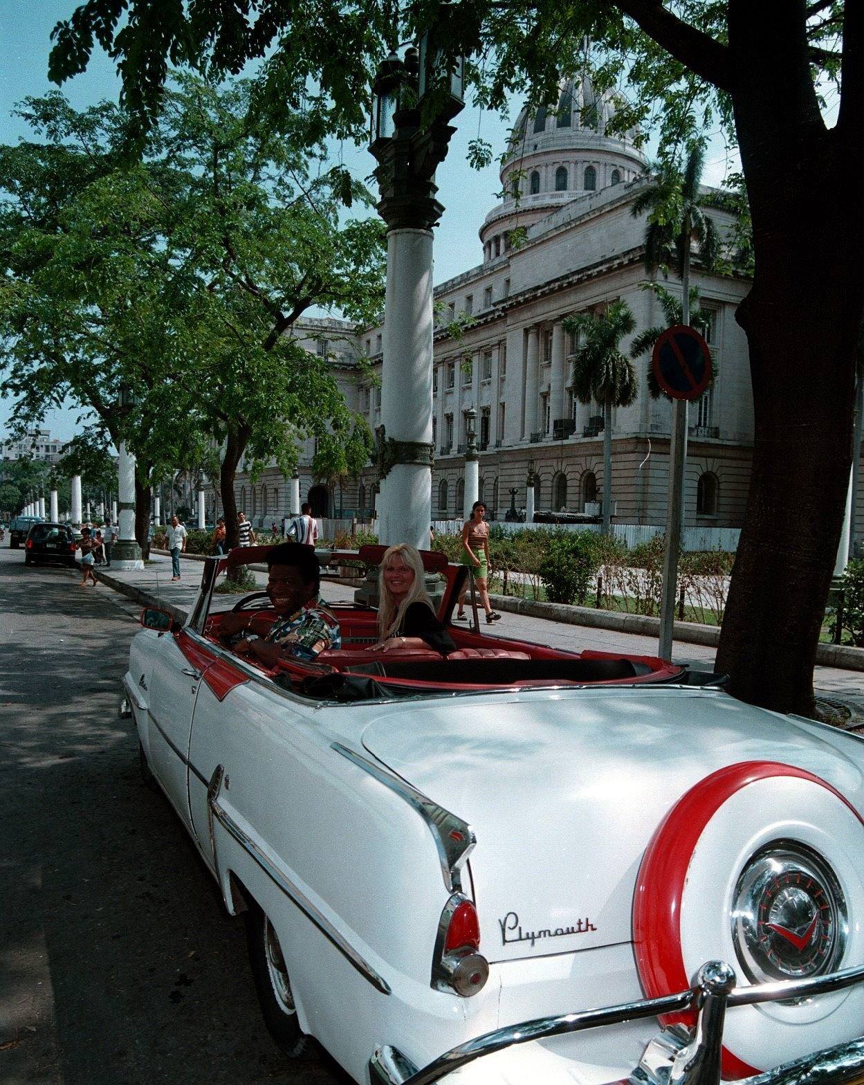 Roberto Blanco and Marlene Charell on a city tour in Havana, Cuba.