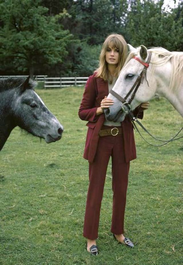 Jean Shrimpton at the family farm at High Wycombe, Great Britain, 1966