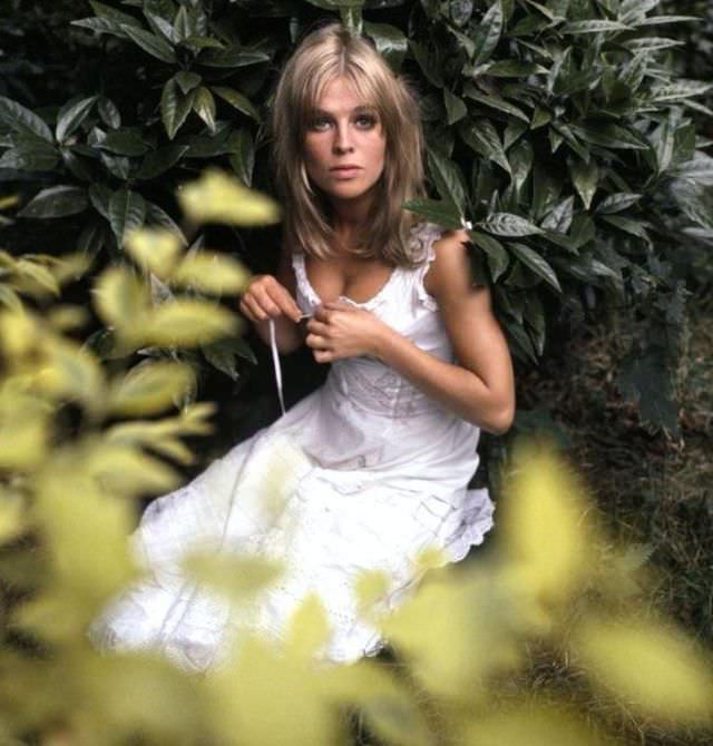 Julie Christie, 1966