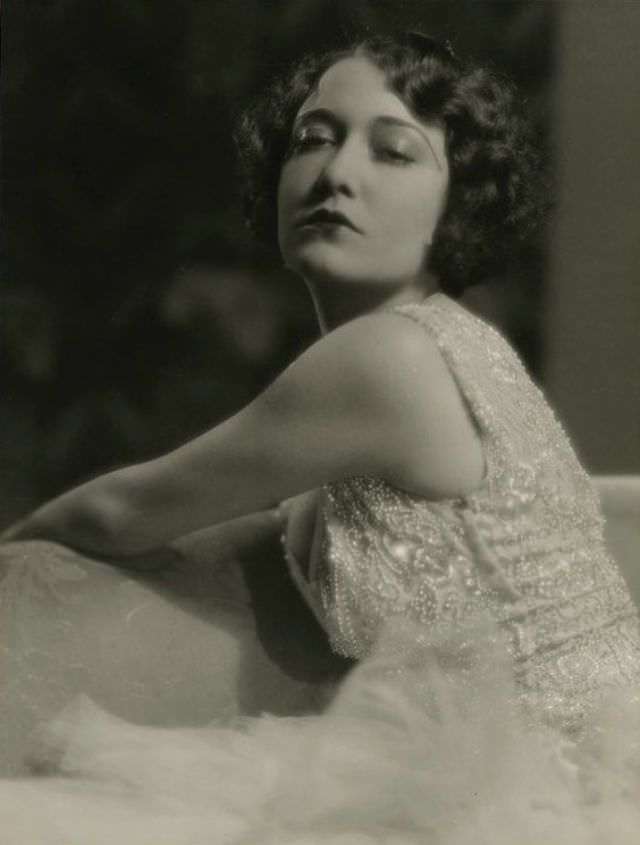 Dorothy Sebastian: The Jazz Age Beauty Through the Lens of Ruth Harriet Louise
