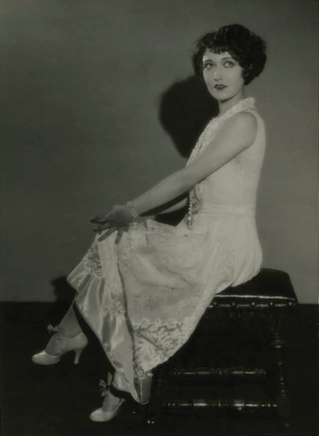 Dorothy Sebastian: The Jazz Age Beauty Through the Lens of Ruth Harriet Louise