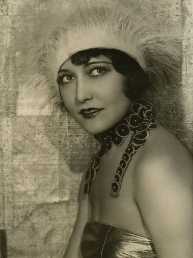 Dorothy Sebastian: The Jazz Age Beauty Through the Lens of Ruth Harriet Louise