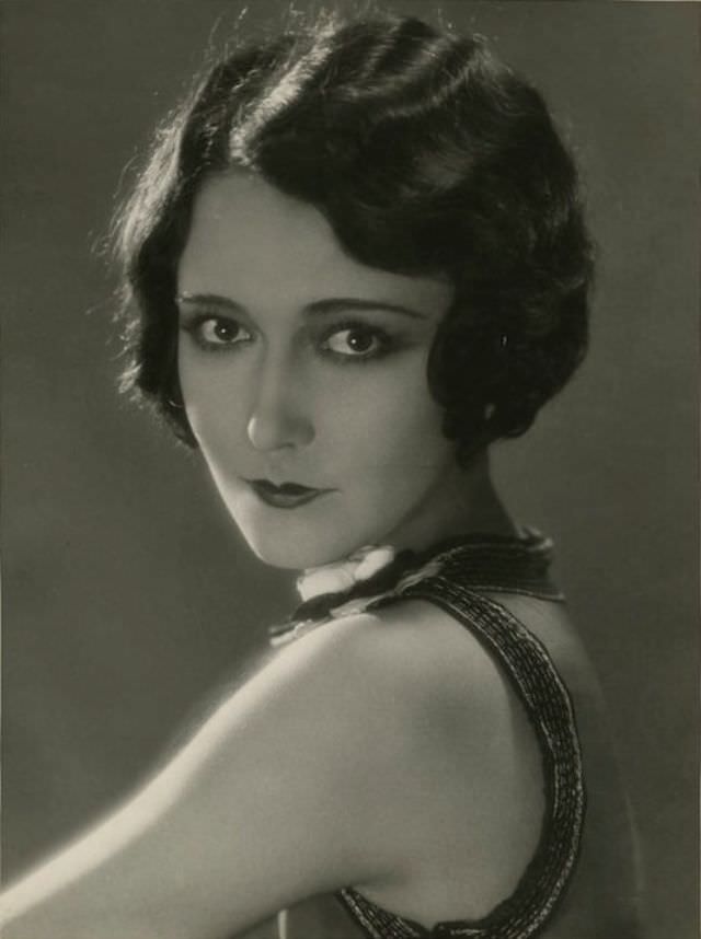 Dorothy Sebastian: The Jazz Age Beauty Through the Lens of Ruth Harriet Louise