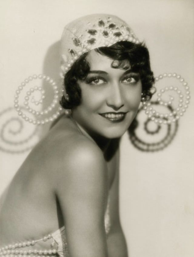 Dorothy Sebastian: The Jazz Age Beauty Through the Lens of Ruth Harriet Louise