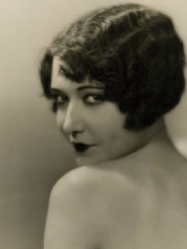 Dorothy Sebastian: The Jazz Age Beauty Through the Lens of Ruth Harriet Louise