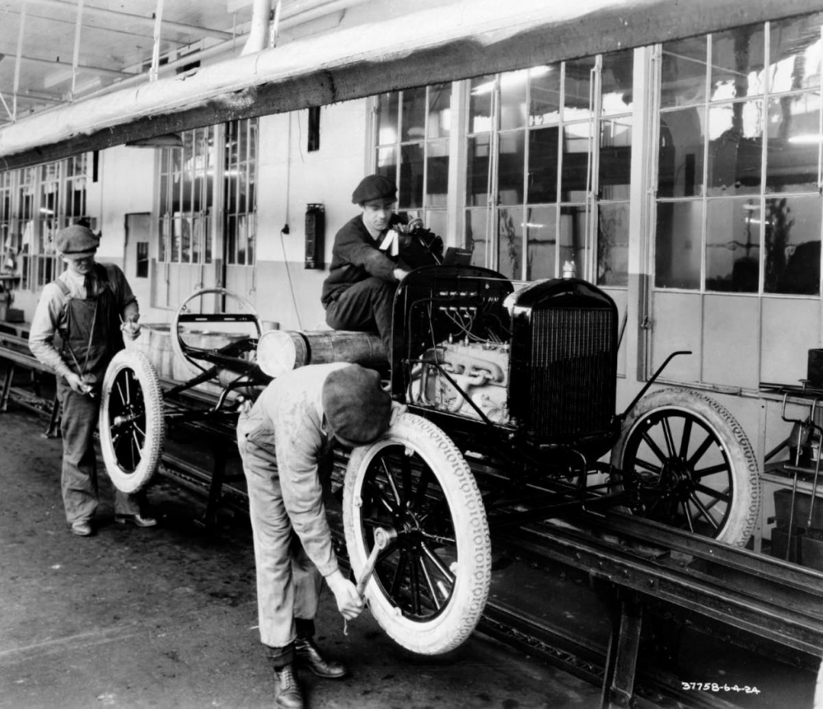 Ford's Revolutionary Assembly Lines of the 1910s and 1920s