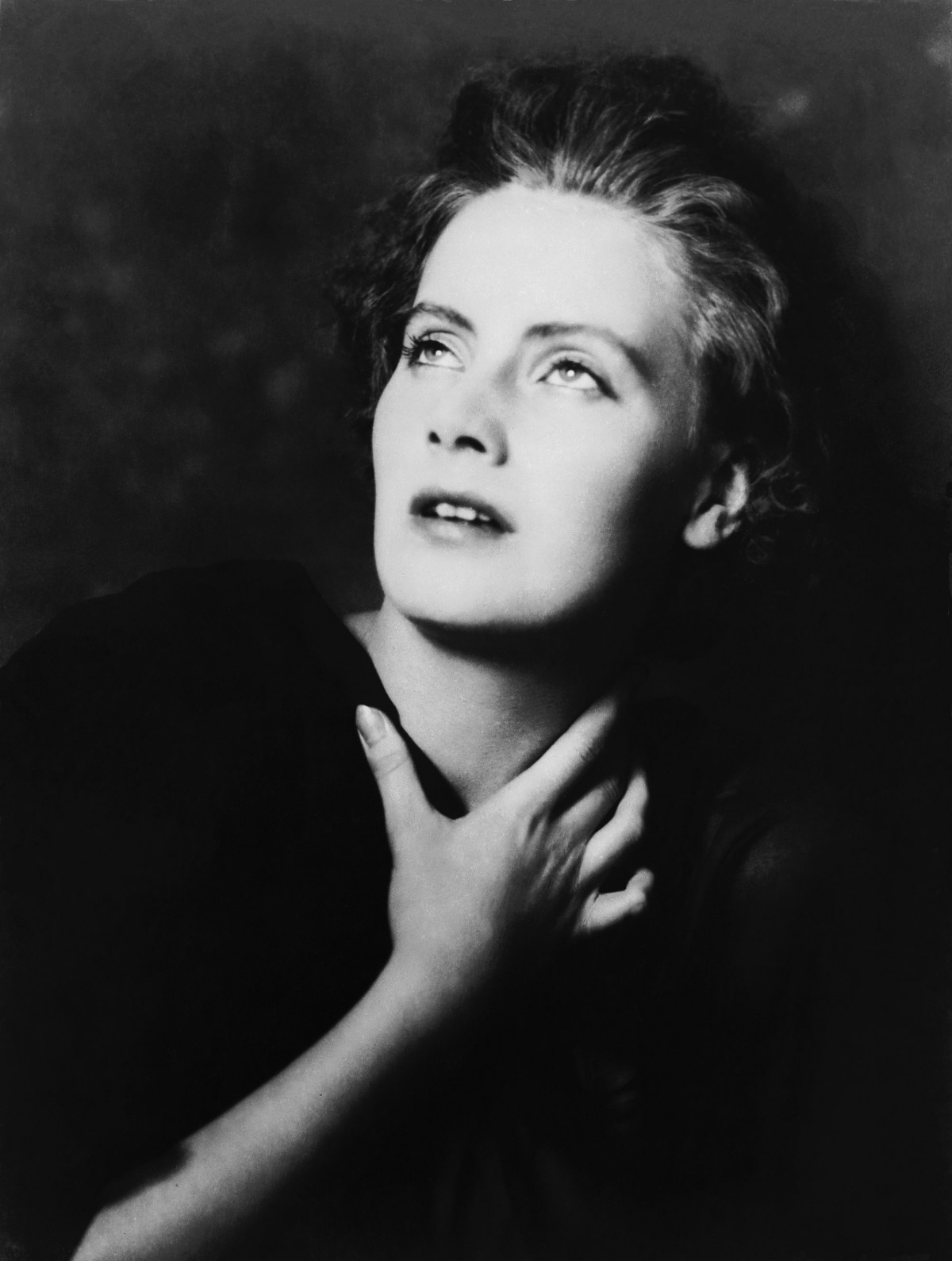 Arnold Genthe's Timeless Portraits of Greta Garbo, 1925: An Intimate Look at a Legend