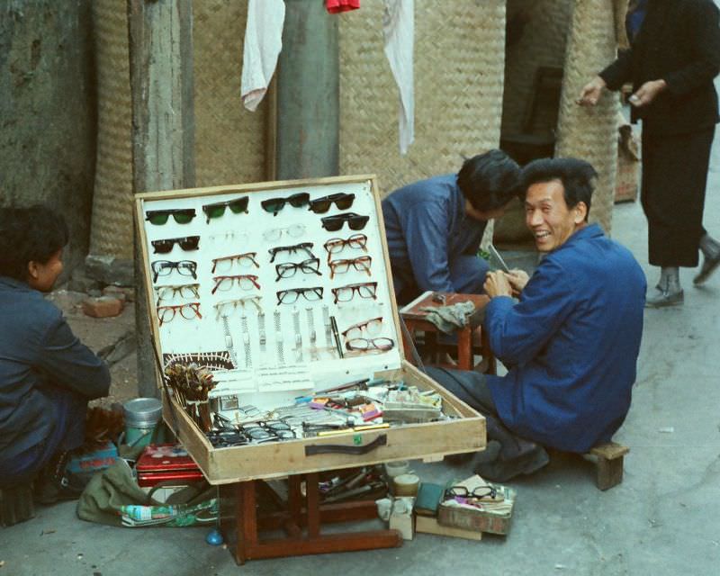 Early capitalist activity, Guangzhou, 1978