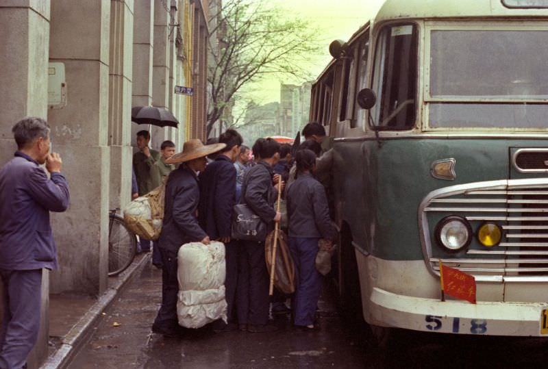 Getting on the bus, Guangzhou, 1978