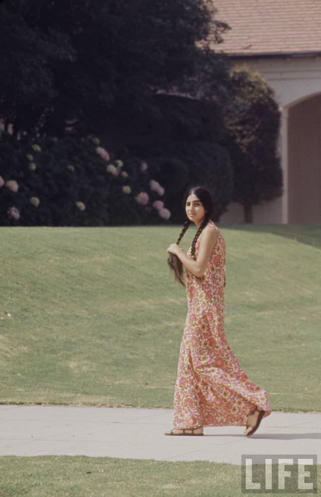 High school fashion, 1969.