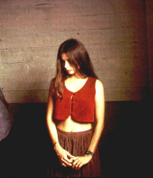 Fabulous Photos of Hope Sandoval of Mazzy Star in the 1990s