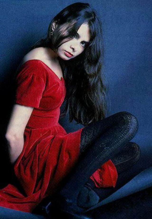 Fabulous Photos of Hope Sandoval of Mazzy Star in the 1990s