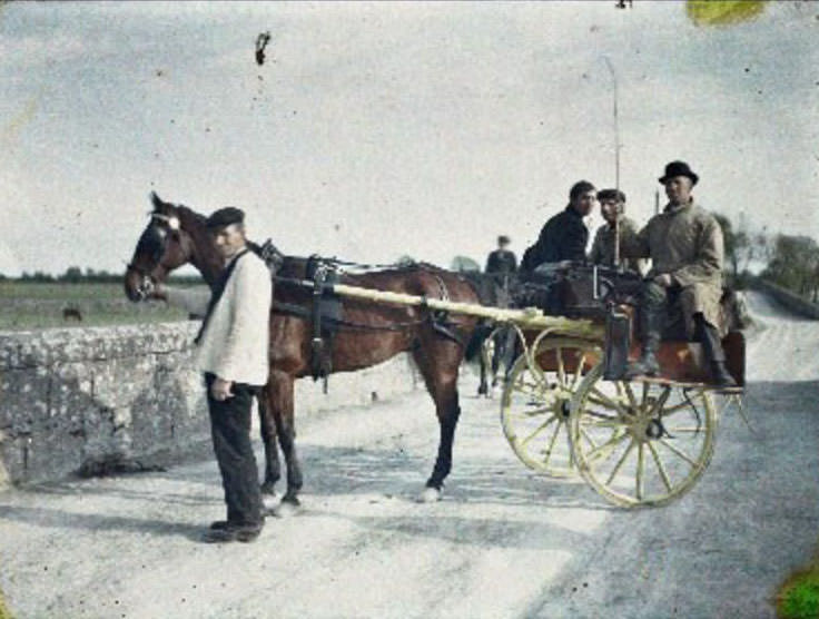Journeying on an "outside car" along the scenic route from Headford to Claregalway, 29 May 1913