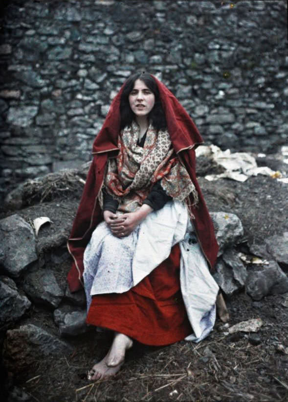 Máire Ní Tuathail, a 14-year-old girl from Claddagh, Galway, wearing a traditional Claddagh dress, 26 May 1913