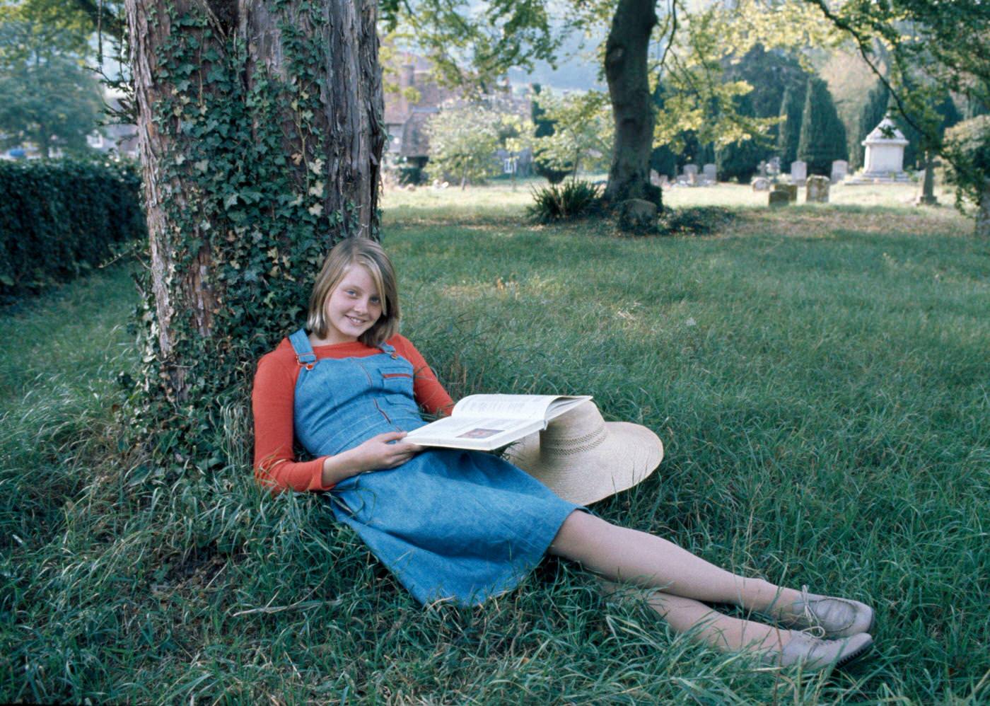 Jodie Foster on the film set of 'Candleshoe' in Warwickshire, circa 1976.