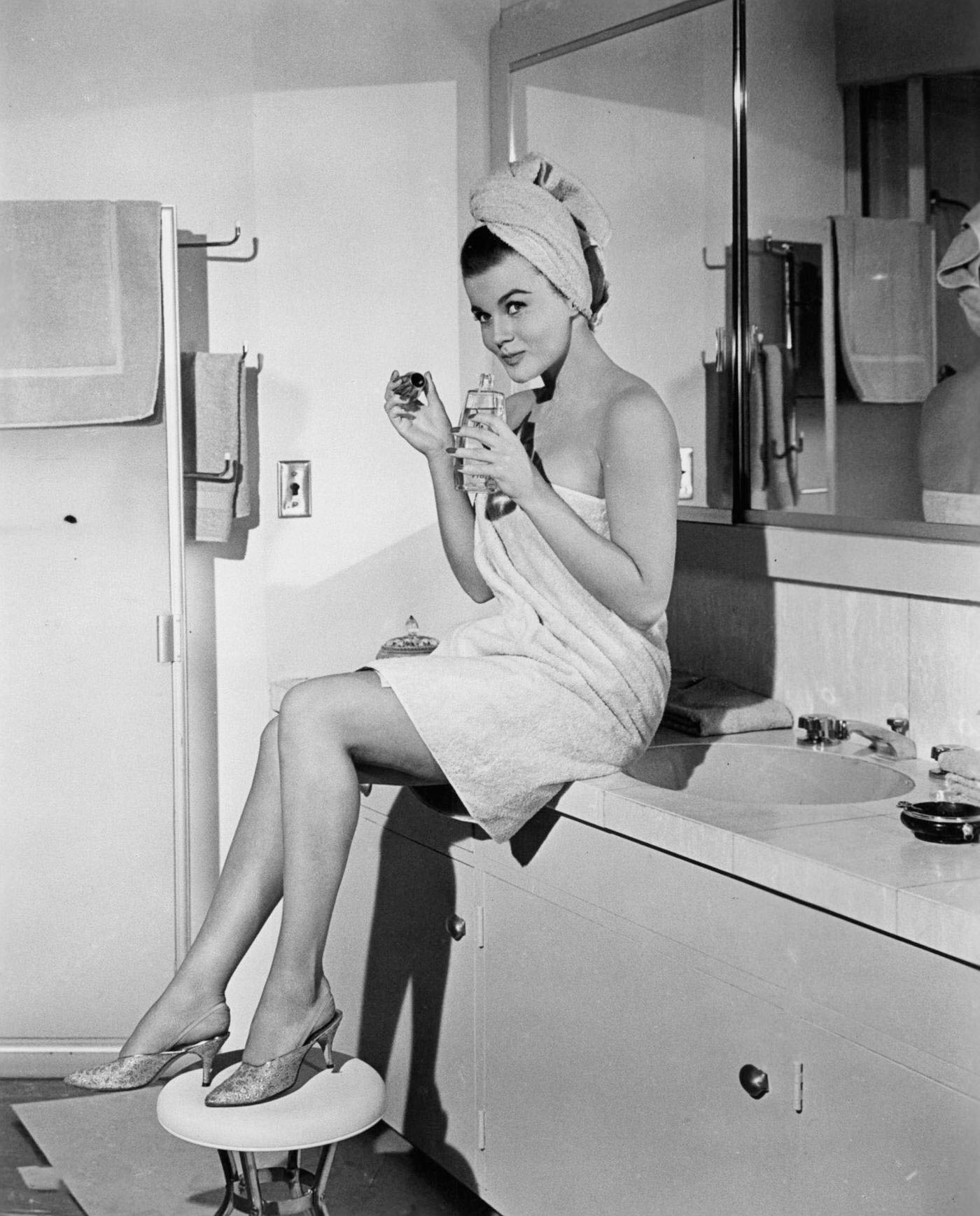 Ann-Margret invites herself to a bath in a scene from the film 'Kitten With A Whip,' 1964.
