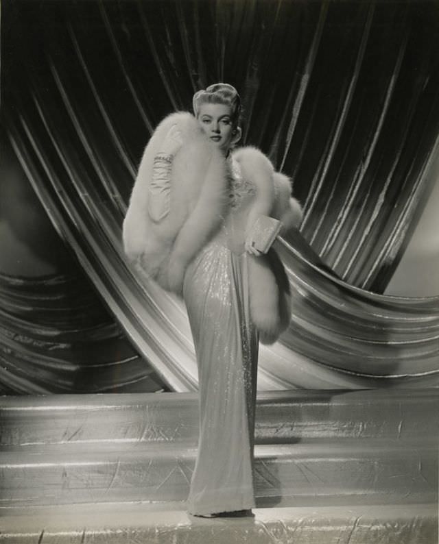 Silver Screen Beauty: Stunning Photos of Lana Turner during the Filming of 'Slightly Dangerous' (1943)