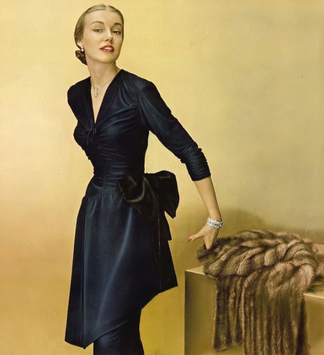 Liz Pringle in Celanese chiffon jersey dress by Janet Taylor, Harper's Bazaar, January 1950