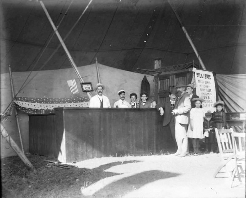Diner booth, 1898