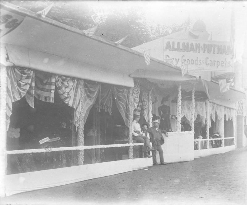 Allman & Putman Dry Goods booth, 1898