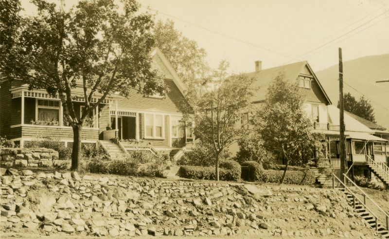 900 Block Silica Street. Left to right- 920 Silica Street, 918 Silica Street, 914 Silica Street, 912 Silica Street