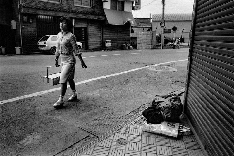 Fascinating Vintage Photos Reflect Life in 1970s Osaka