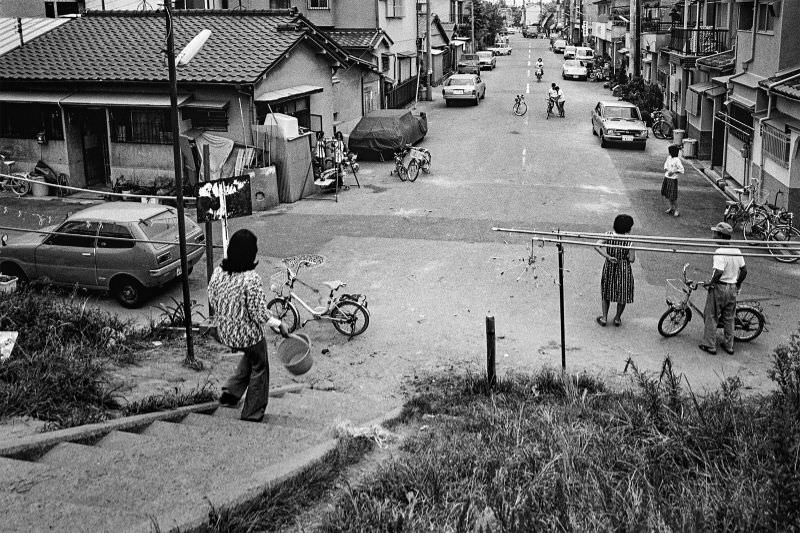 Fascinating Vintage Photos Reflect Life in 1970s Osaka