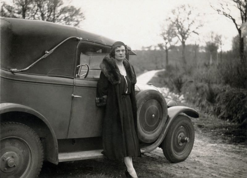 Peugeot Type 177 M Cabriolet, countryside, France 1928