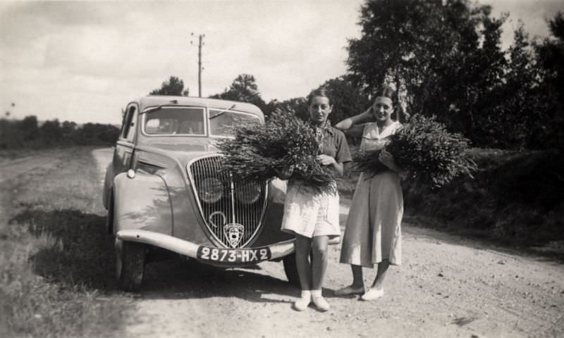 Peugeot 402, countryside, Loir-et-Cher, France, 1937