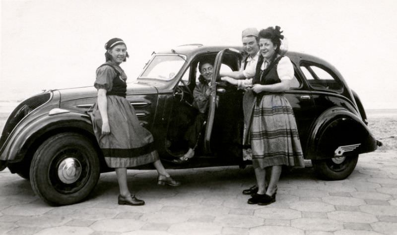 Peugeot 402 B, seaside, Malo-les-Bains, France, March 1948